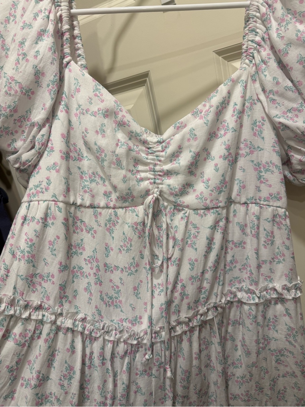Women’s dress - Picture 3 of 4